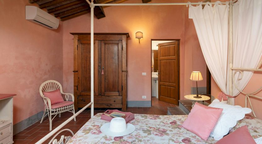 Photo of The Ochre farmhouse