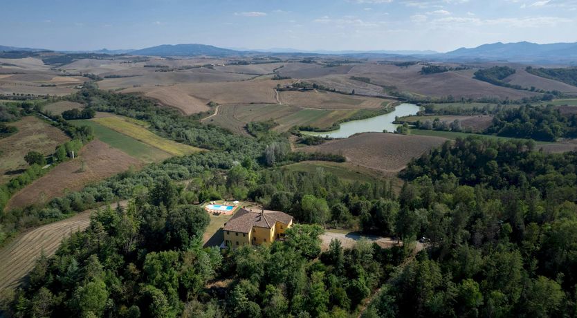 Photo of The Ochre farmhouse