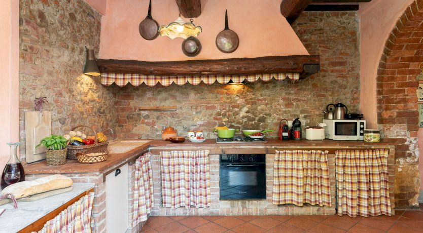 Photo of The Ochre farmhouse