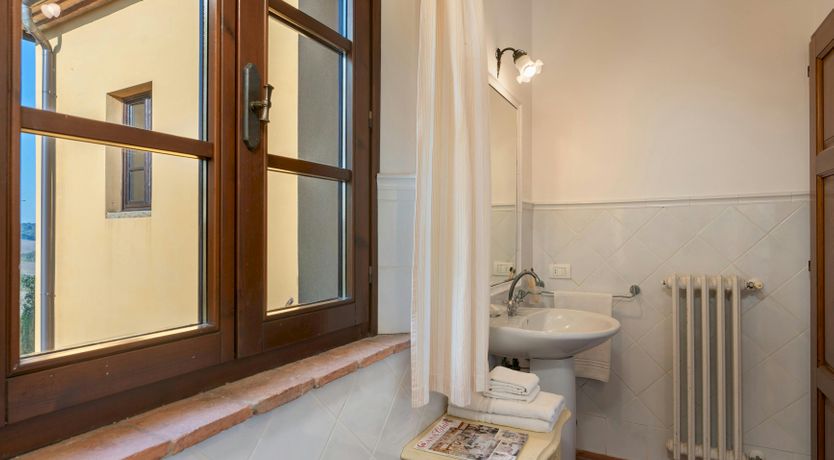 Photo of The Ochre farmhouse