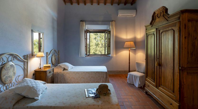 Photo of The Ochre farmhouse