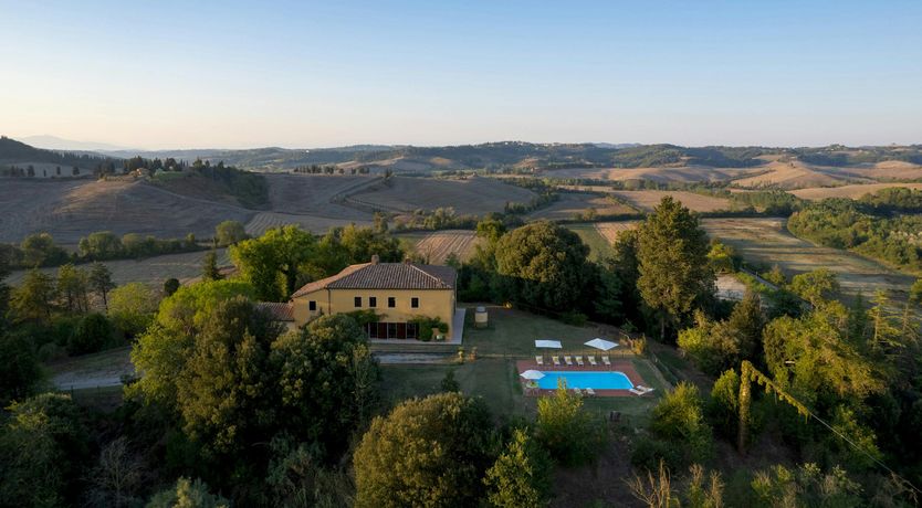 Photo of The Ochre farmhouse