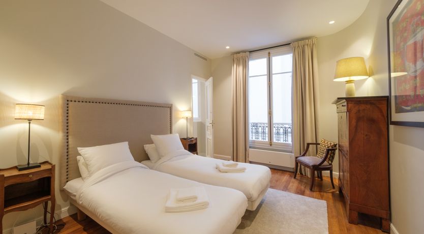 Photo of A Walk Along the Seine