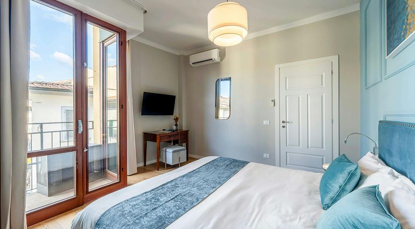 Photo of Santa Croce Style