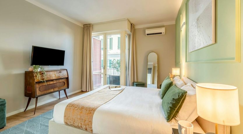 Photo of Santa Croce Style