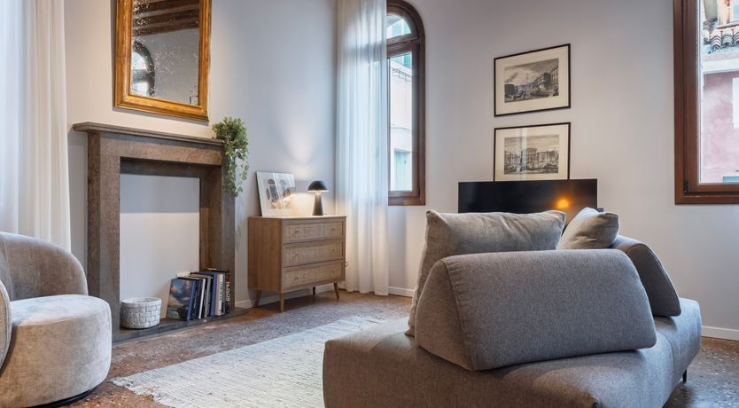 Photo of Crystal & Lace