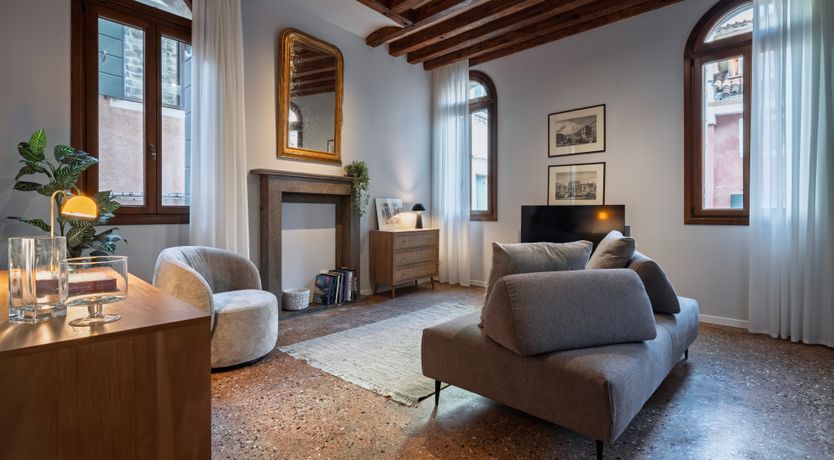 Photo of Crystal & Lace