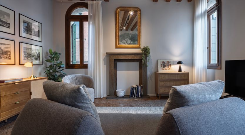 Photo of Crystal & Lace