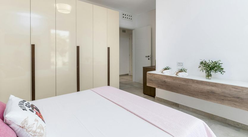 Photo of Salento Glow