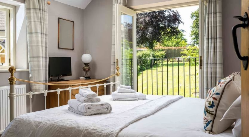 Photo of Stone & Leather