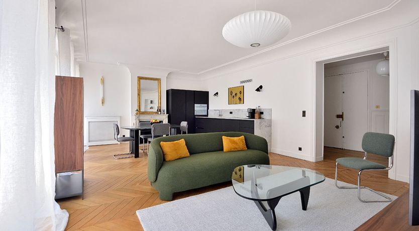 Photo of Parisian Silhouette