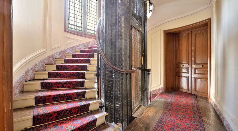 Photo of Parisian Silhouette