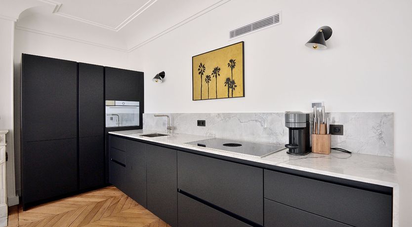 Photo of Parisian Silhouette