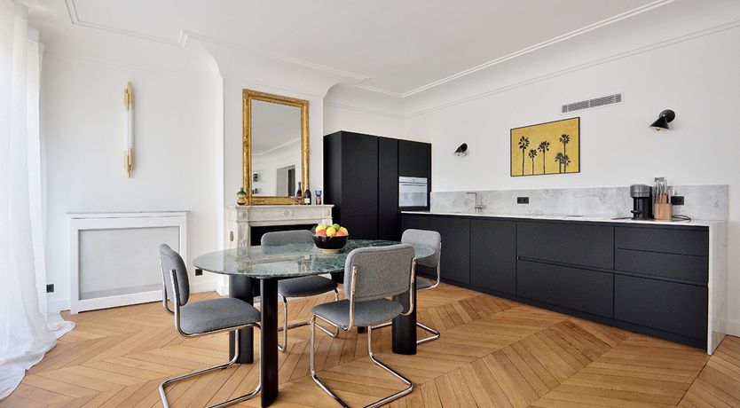 Photo of Parisian Silhouette