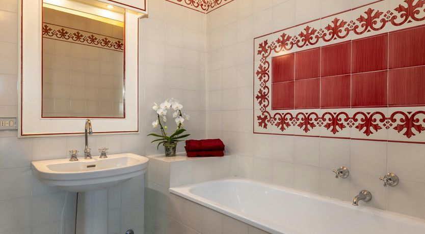 Photo of Tuscan Flower