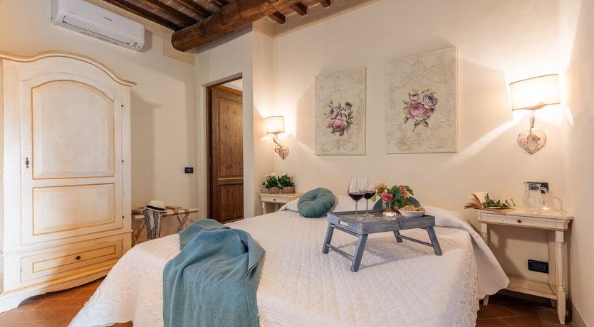 Photo of Pisan Stone