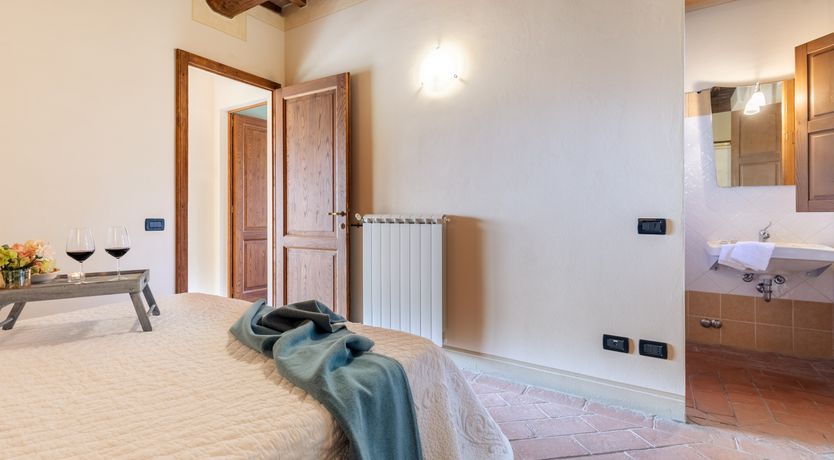 Photo of Pisan Stone