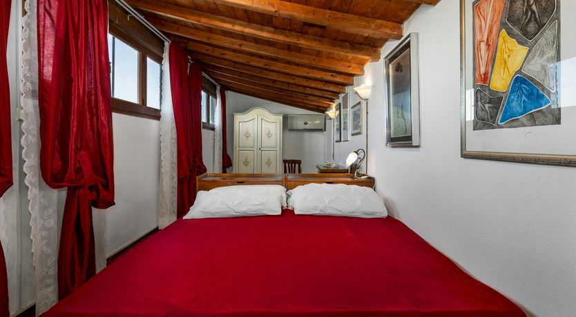 Photo of Elsa's Outlook