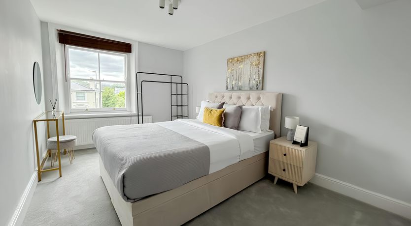 Photo of London Style