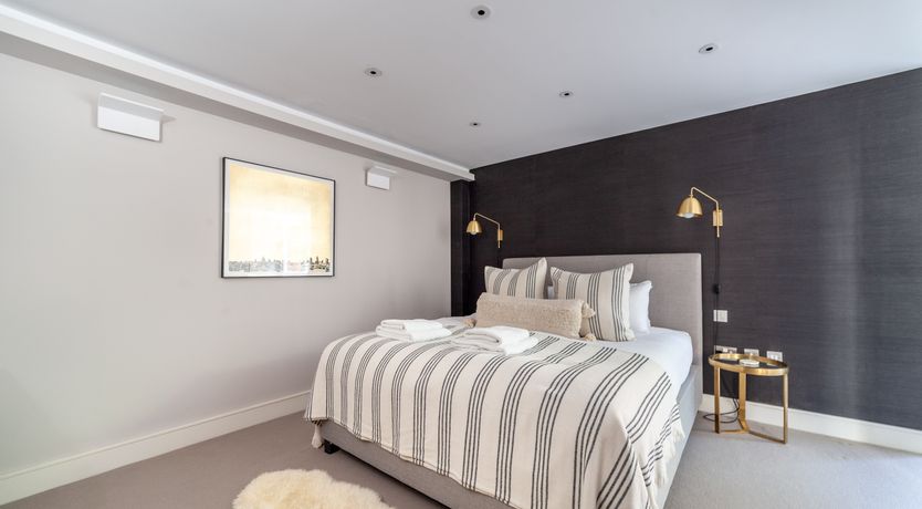 Photo of Bankside Paradise