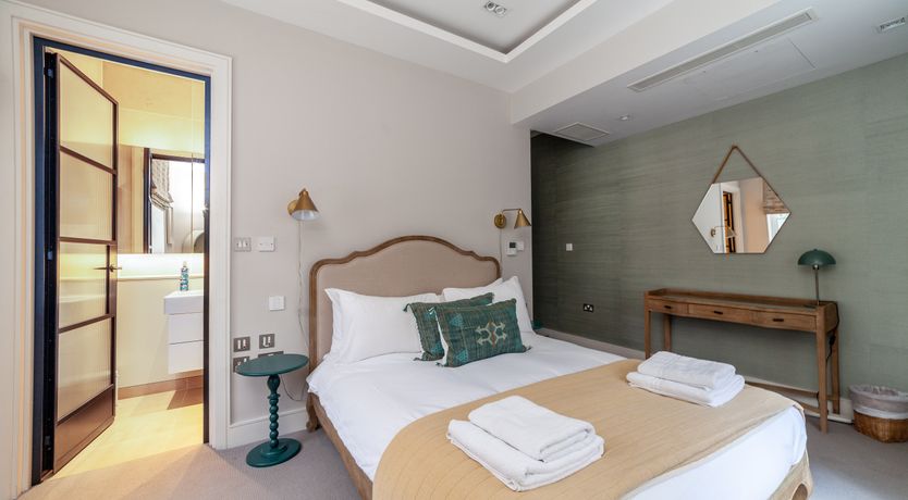 Photo of Bankside Paradise