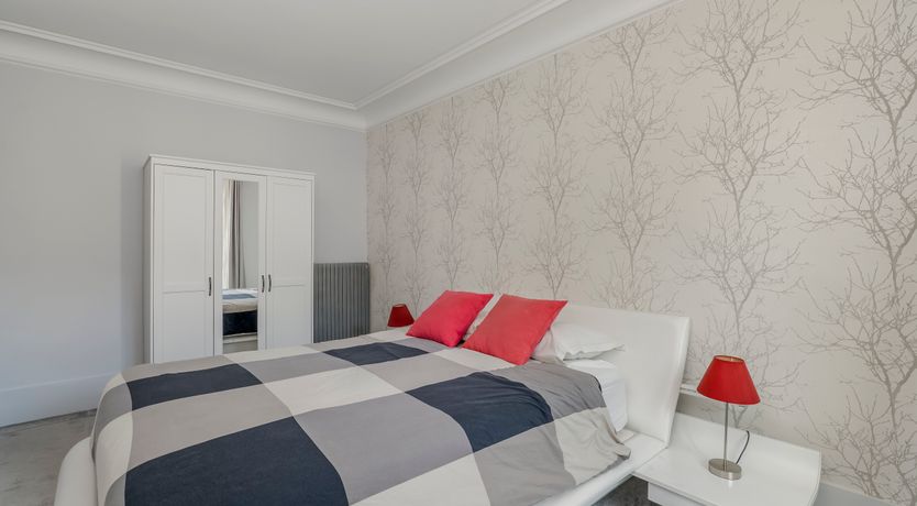 Photo of Triumphant Paris