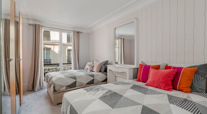 Photo of Triumphant Paris