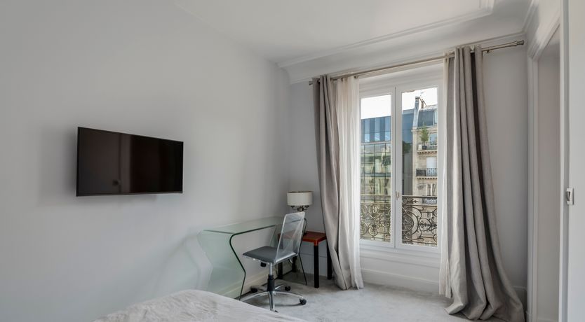 Photo of Triumphant Paris