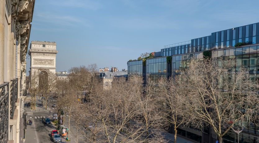 Photo of Triumphant Paris