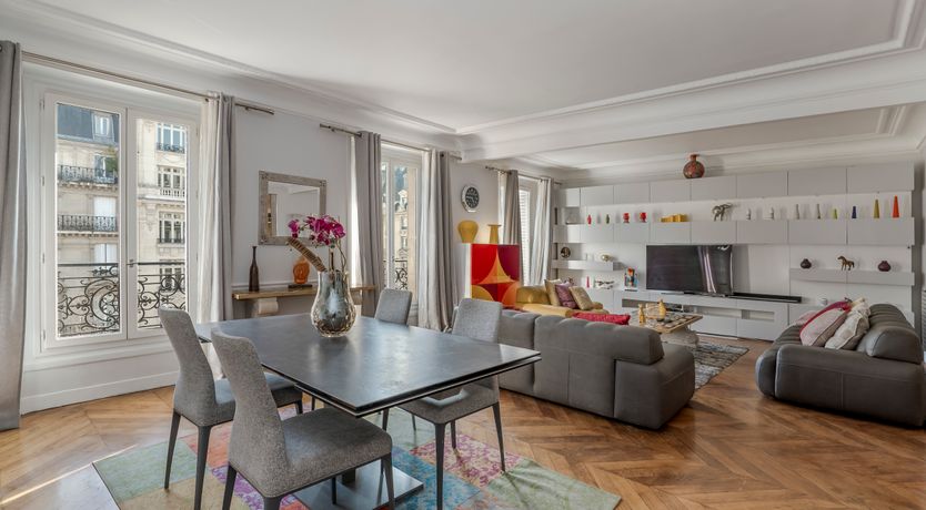 Photo of Triumphant Paris