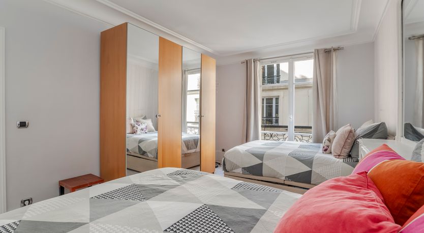 Photo of Triumphant Paris