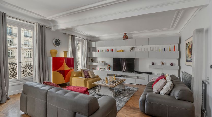 Photo of Triumphant Paris