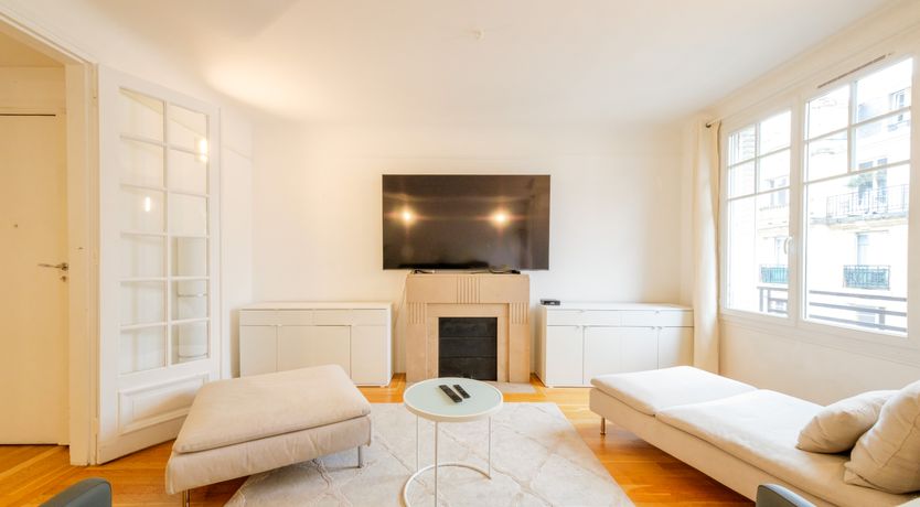 Photo of Lights of the Eiffel Tower