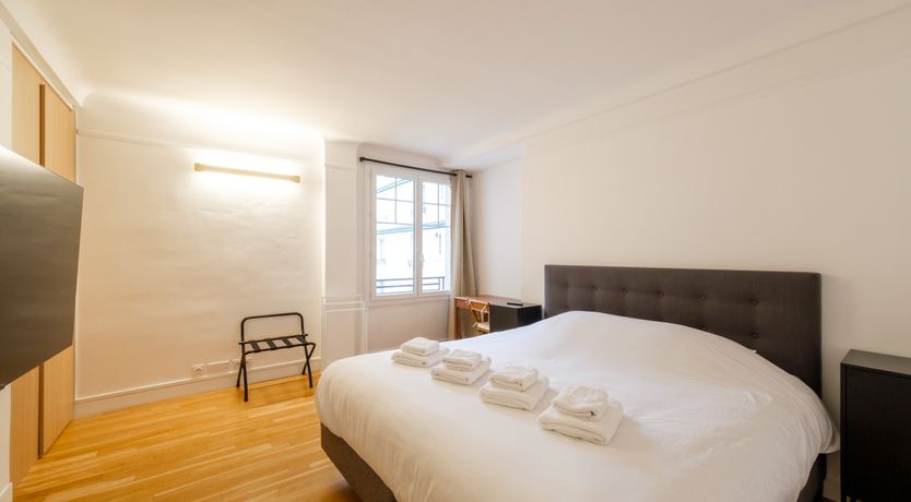 Photo of Lights of the Eiffel Tower