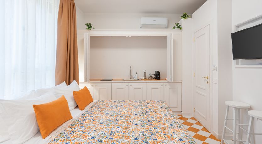 Photo of Sorrento Love