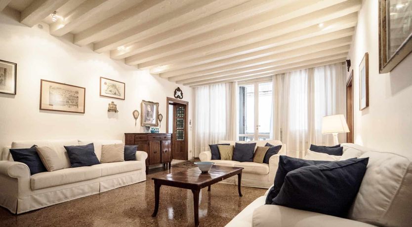 Photo of Arose at Dawn