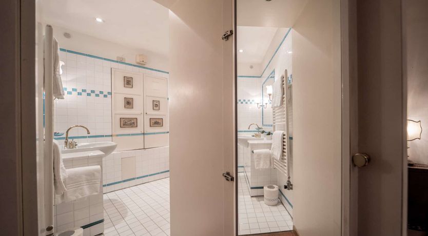 Photo of Arose at Dawn