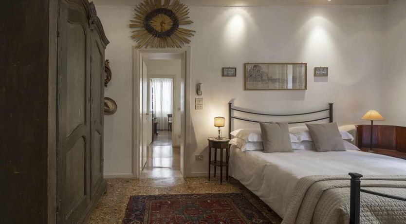 Photo of Arose at Dawn