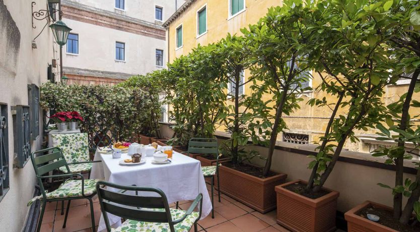 Photo of Arose at Dawn