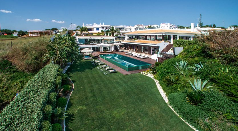 Photo of The Turquoise Sun