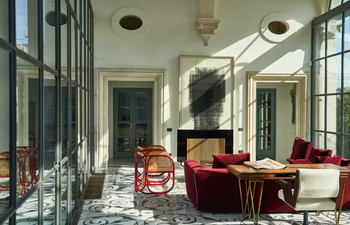 Renaissance in Bloom Holiday Home