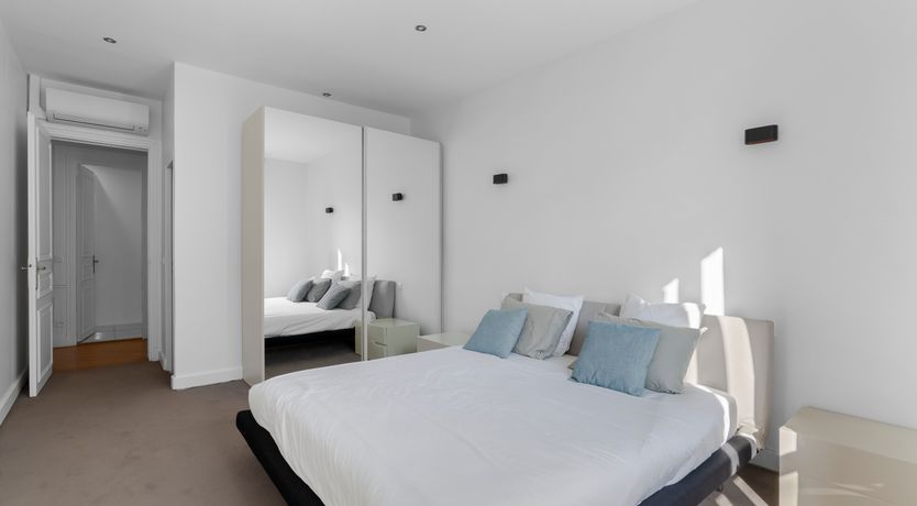 Photo of The Parisian Belle