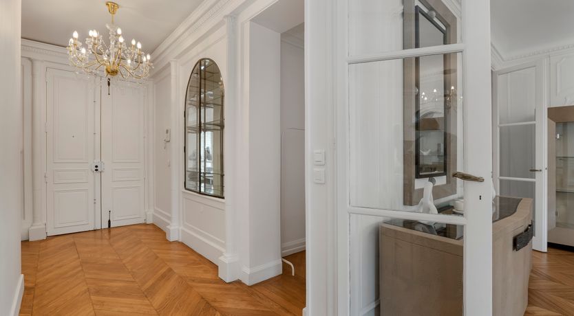 Photo of The Parisian Belle