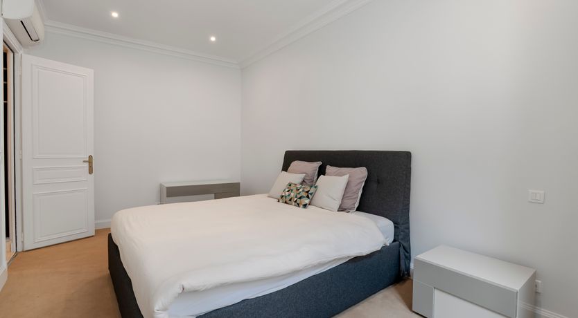 Photo of The Parisian Belle