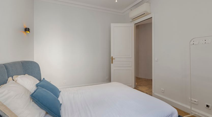 Photo of The Parisian Belle