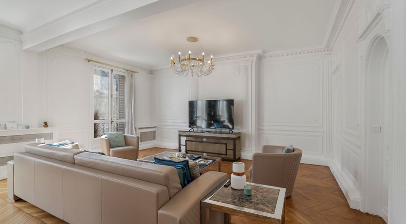 Photo of The Parisian Belle