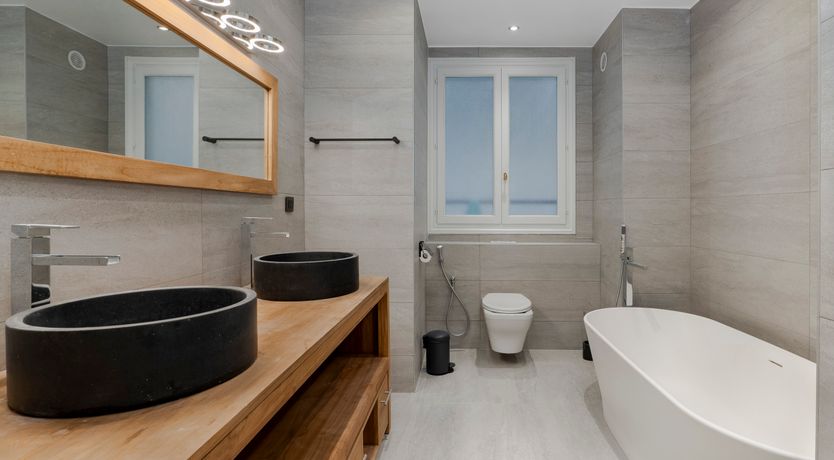 Photo of Luxe In Light