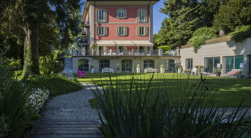 Photo of Acacias on the Lake