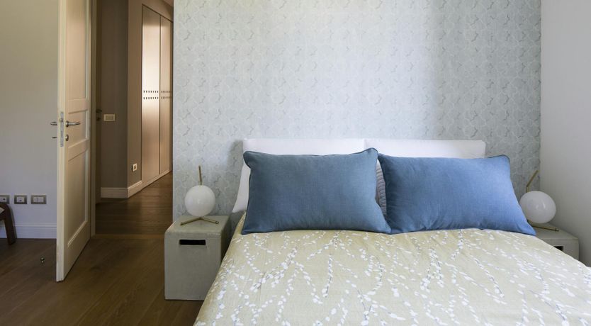 Photo of Acacias on the Lake