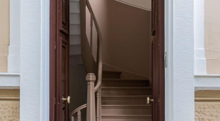 Photo of Ecru Elegance